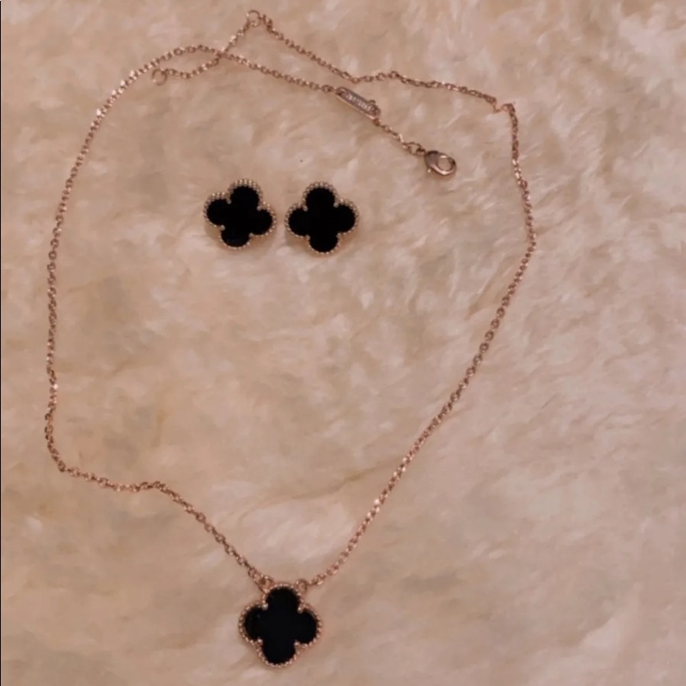Beautiful reckless and earrings set